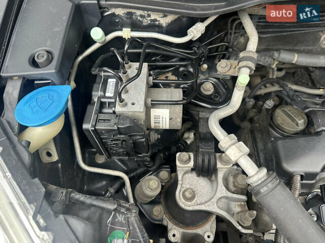 Чорний Хонда СРВ, об'ємом двигуна 2 л та пробігом 163 тис. км за 10700 $, фото 28 на Automoto.ua