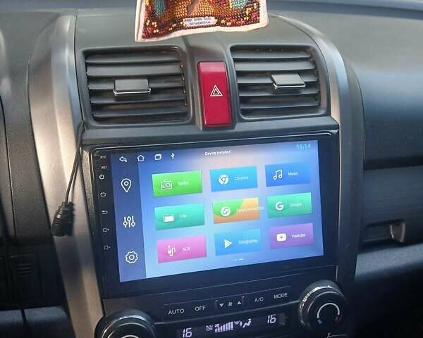 Черный Хонда СРВ, объемом двигателя 2.2 л и пробегом 258 тыс. км за 9990 $, фото 6 на Automoto.ua