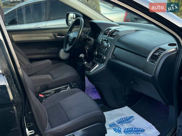 Черный Хонда СРВ, объемом двигателя 2.2 л и пробегом 225 тыс. км за 9850 $, фото 15 на Automoto.ua