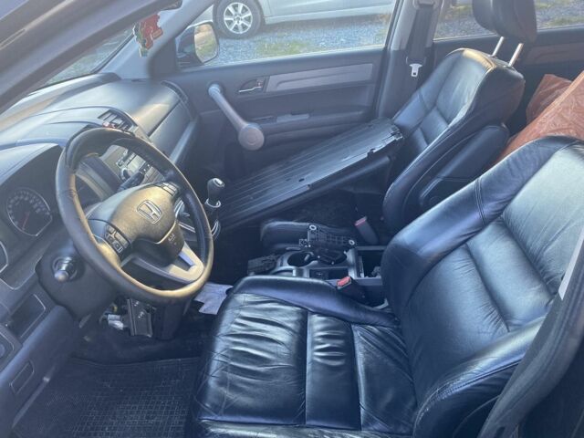 Черный Хонда СРВ, объемом двигателя 2.2 л и пробегом 277 тыс. км за 5000 $, фото 7 на Automoto.ua