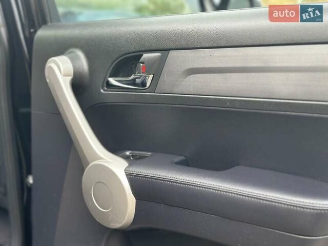 Черный Хонда СРВ, объемом двигателя 2 л и пробегом 185 тыс. км за 10750 $, фото 73 на Automoto.ua