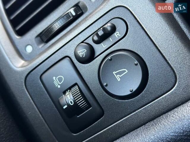 Черный Хонда СРВ, объемом двигателя 2 л и пробегом 178 тыс. км за 10999 $, фото 61 на Automoto.ua