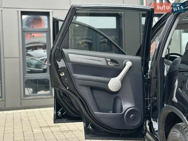 Чорний Хонда СРВ, об'ємом двигуна 2 л та пробігом 185 тис. км за 10150 $, фото 82 на Automoto.ua