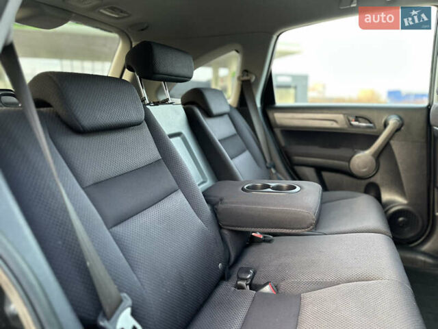 Черный Хонда СРВ, объемом двигателя 2.2 л и пробегом 165 тыс. км за 10499 $, фото 91 на Automoto.ua