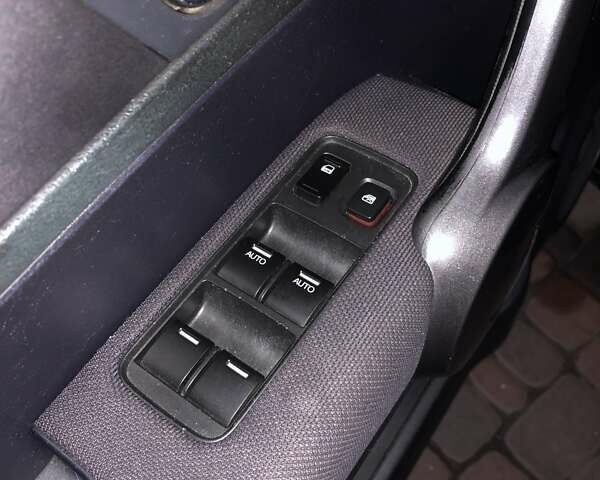 Чорний Хонда СРВ, об'ємом двигуна 2 л та пробігом 255 тис. км за 9999 $, фото 5 на Automoto.ua