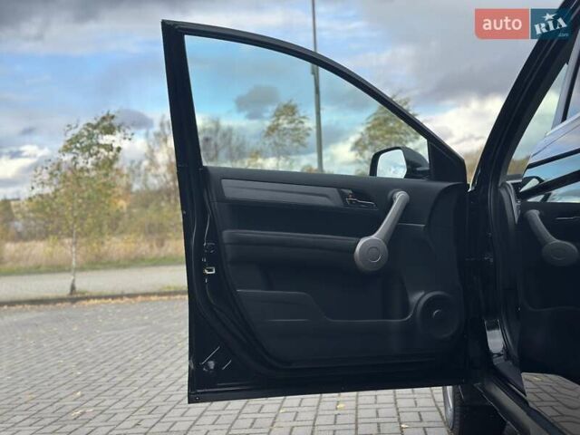 Черный Хонда СРВ, объемом двигателя 2 л и пробегом 185 тыс. км за 10750 $, фото 28 на Automoto.ua