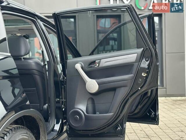 Чорний Хонда СРВ, об'ємом двигуна 2 л та пробігом 185 тис. км за 10150 $, фото 81 на Automoto.ua