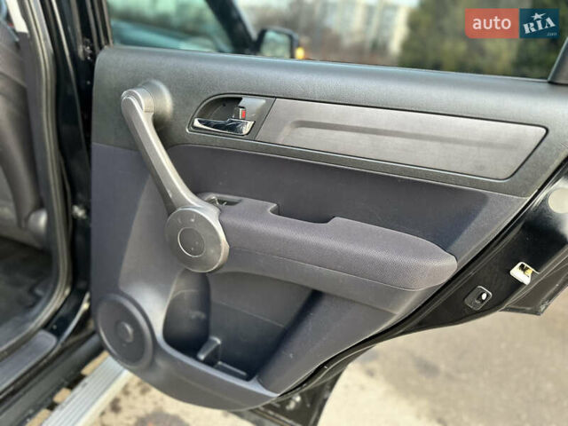 Черный Хонда СРВ, объемом двигателя 2.2 л и пробегом 165 тыс. км за 10499 $, фото 86 на Automoto.ua