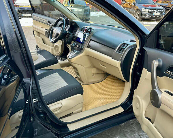 Черный Хонда СРВ, объемом двигателя 2.4 л и пробегом 203 тыс. км за 10400 $, фото 6 на Automoto.ua