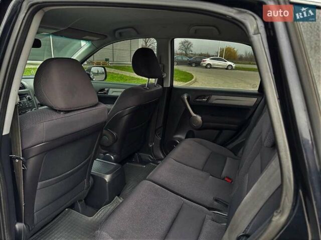 Черный Хонда СРВ, объемом двигателя 2.4 л и пробегом 164 тыс. км за 10999 $, фото 6 на Automoto.ua