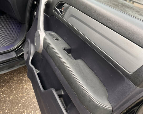 Черный Хонда СРВ, объемом двигателя 2.35 л и пробегом 230 тыс. км за 10400 $, фото 15 на Automoto.ua