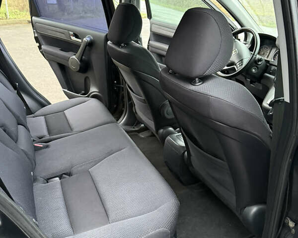 Черный Хонда СРВ, объемом двигателя 2.4 л и пробегом 235 тыс. км за 10500 $, фото 13 на Automoto.ua