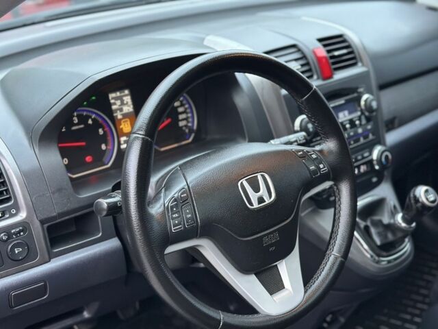 Черный Хонда СРВ, объемом двигателя 2.2 л и пробегом 285 тыс. км за 10700 $, фото 4 на Automoto.ua