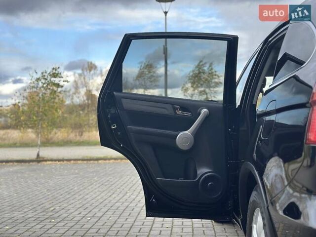 Черный Хонда СРВ, объемом двигателя 2 л и пробегом 185 тыс. км за 10750 $, фото 27 на Automoto.ua