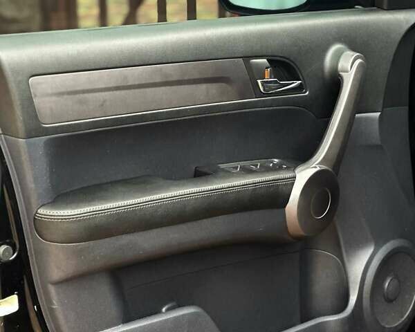 Чорний Хонда СРВ, об'ємом двигуна 2.4 л та пробігом 200 тис. км за 10999 $, фото 3 на Automoto.ua