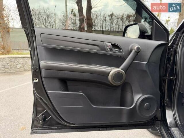 Черный Хонда СРВ, объемом двигателя 2.4 л и пробегом 151 тыс. км за 12777 $, фото 47 на Automoto.ua