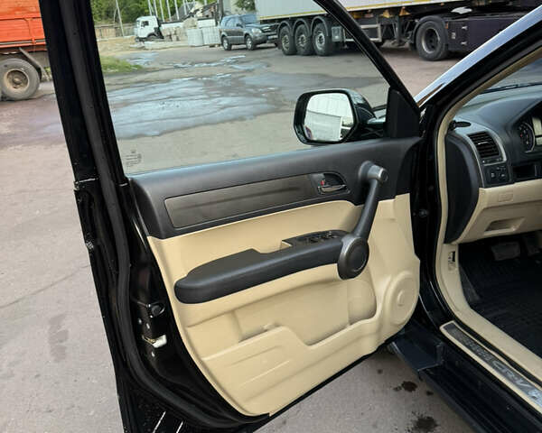 Черный Хонда СРВ, объемом двигателя 2.4 л и пробегом 200 тыс. км за 12500 $, фото 6 на Automoto.ua