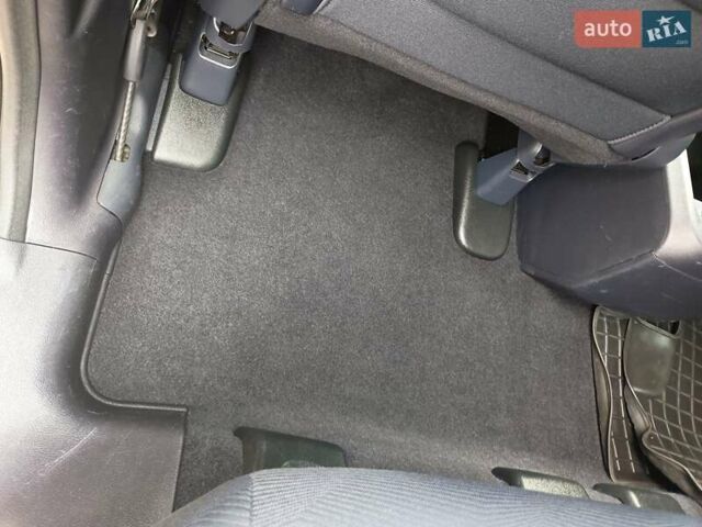 Черный Хонда СРВ, объемом двигателя 2.2 л и пробегом 234 тыс. км за 12300 $, фото 6 на Automoto.ua