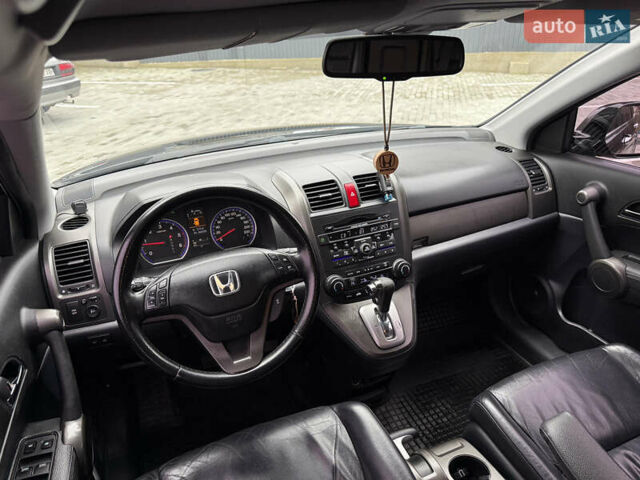 Черный Хонда СРВ, объемом двигателя 2.2 л и пробегом 227 тыс. км за 13000 $, фото 17 на Automoto.ua