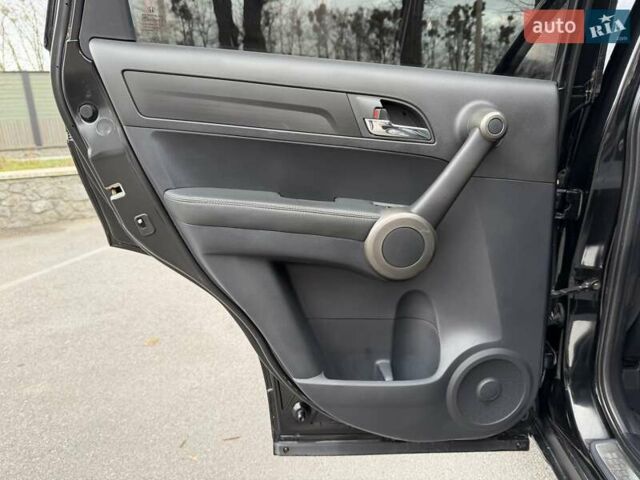 Черный Хонда СРВ, объемом двигателя 2.4 л и пробегом 151 тыс. км за 12777 $, фото 61 на Automoto.ua