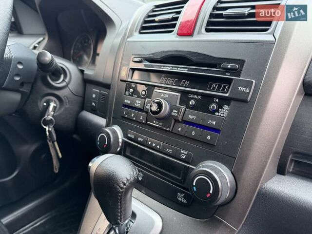 Черный Хонда СРВ, объемом двигателя 2.4 л и пробегом 151 тыс. км за 12777 $, фото 72 на Automoto.ua