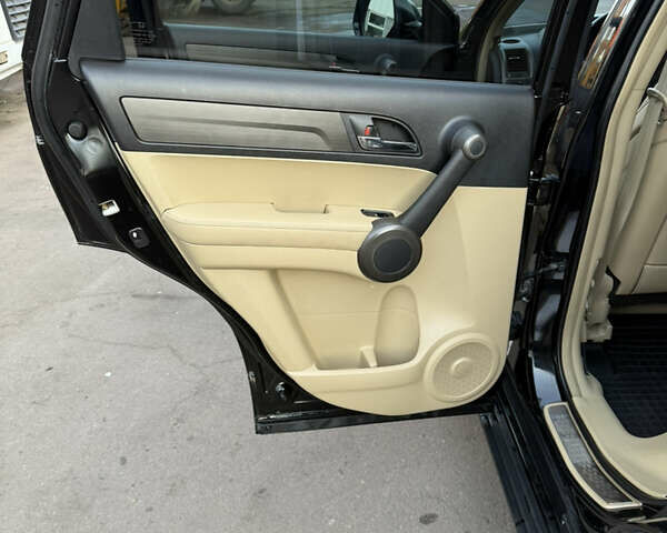 Черный Хонда СРВ, объемом двигателя 2.4 л и пробегом 200 тыс. км за 12500 $, фото 12 на Automoto.ua