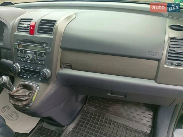 Черный Хонда СРВ, объемом двигателя 2.2 л и пробегом 234 тыс. км за 12300 $, фото 24 на Automoto.ua