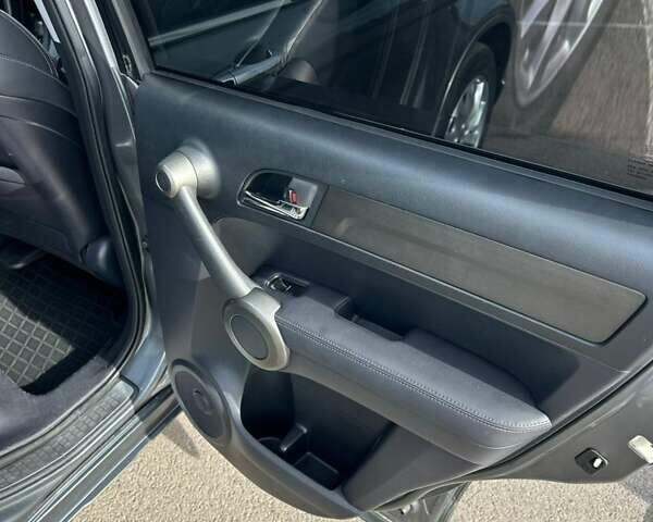 Чорний Хонда СРВ, об'ємом двигуна 2.2 л та пробігом 270 тис. км за 14200 $, фото 25 на Automoto.ua