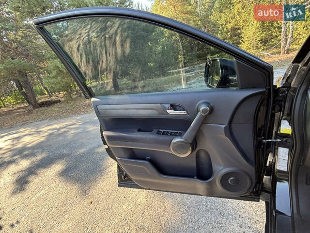 Чорний Хонда СРВ, об'ємом двигуна 2 л та пробігом 159 тис. км за 11650 $, фото 20 на Automoto.ua