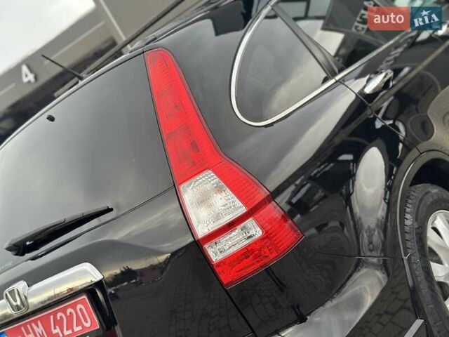 Чорний Хонда СРВ, об'ємом двигуна 2 л та пробігом 181 тис. км за 13777 $, фото 38 на Automoto.ua