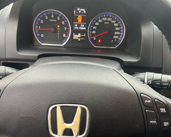 Черный Хонда СРВ, объемом двигателя 2.4 л и пробегом 190 тыс. км за 13000 $, фото 2 на Automoto.ua