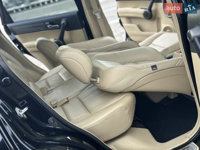 Чорний Хонда СРВ, об'ємом двигуна 2 л та пробігом 181 тис. км за 13777 $, фото 50 на Automoto.ua