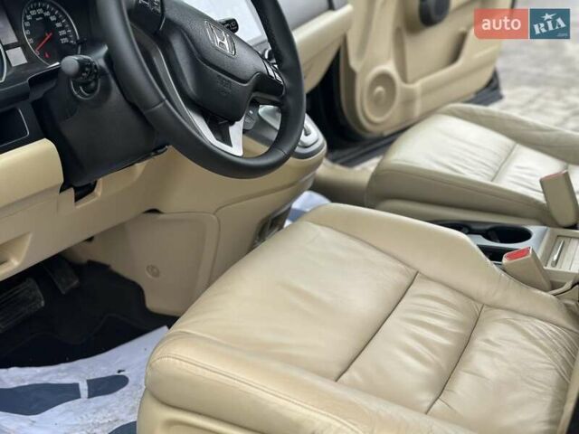 Чорний Хонда СРВ, об'ємом двигуна 2 л та пробігом 181 тис. км за 13777 $, фото 65 на Automoto.ua