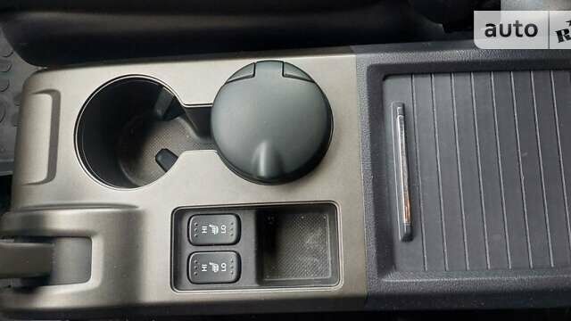 Черный Хонда СРВ, объемом двигателя 2.2 л и пробегом 255 тыс. км за 12999 $, фото 12 на Automoto.ua