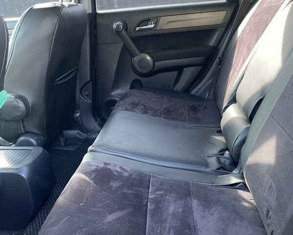 Черный Хонда СРВ, объемом двигателя 2.2 л и пробегом 267 тыс. км за 12200 $, фото 5 на Automoto.ua