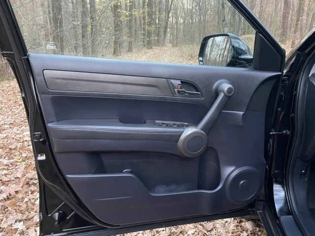 Черный Хонда СРВ, объемом двигателя 2 л и пробегом 220 тыс. км за 12600 $, фото 16 на Automoto.ua