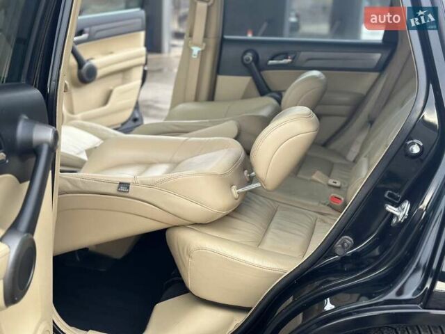 Чорний Хонда СРВ, об'ємом двигуна 2 л та пробігом 181 тис. км за 13777 $, фото 63 на Automoto.ua