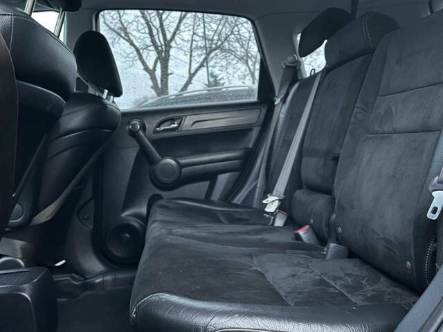 Чорний Хонда СРВ, об'ємом двигуна 2 л та пробігом 245 тис. км за 13100 $, фото 18 на Automoto.ua