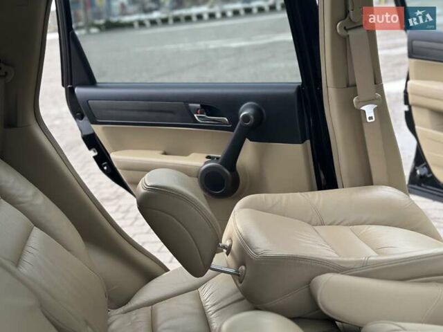 Чорний Хонда СРВ, об'ємом двигуна 2 л та пробігом 181 тис. км за 13777 $, фото 69 на Automoto.ua