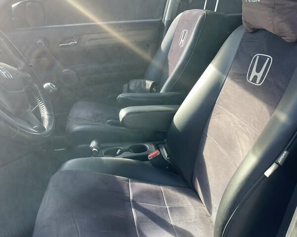 Черный Хонда СРВ, объемом двигателя 2.2 л и пробегом 267 тыс. км за 12200 $, фото 4 на Automoto.ua