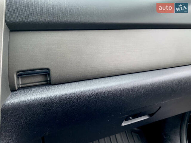 Черный Хонда СРВ, объемом двигателя 2.4 л и пробегом 202 тыс. км за 13700 $, фото 58 на Automoto.ua