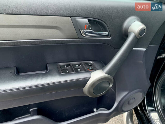 Черный Хонда СРВ, объемом двигателя 2.4 л и пробегом 202 тыс. км за 13700 $, фото 44 на Automoto.ua