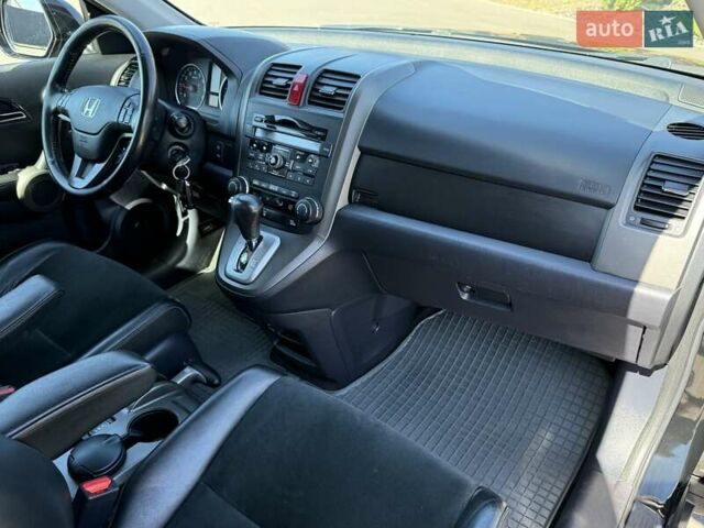 Черный Хонда СРВ, объемом двигателя 2 л и пробегом 225 тыс. км за 13400 $, фото 65 на Automoto.ua