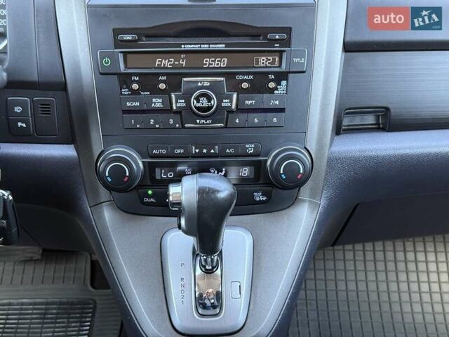 Черный Хонда СРВ, объемом двигателя 2 л и пробегом 225 тыс. км за 13400 $, фото 76 на Automoto.ua