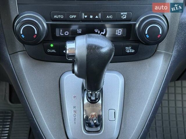 Черный Хонда СРВ, объемом двигателя 2 л и пробегом 225 тыс. км за 13400 $, фото 75 на Automoto.ua