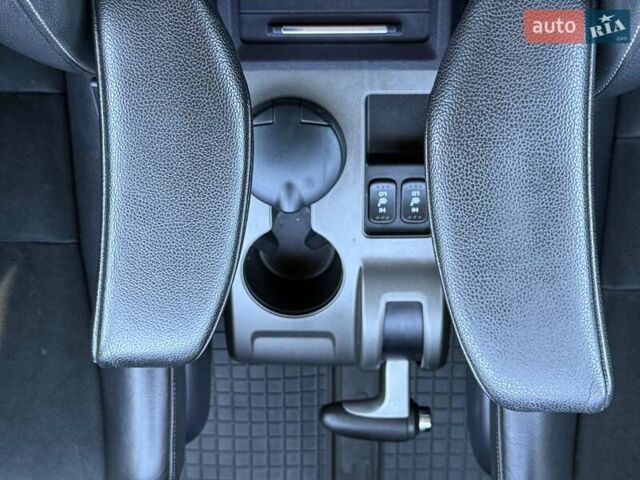 Черный Хонда СРВ, объемом двигателя 2 л и пробегом 225 тыс. км за 13400 $, фото 77 на Automoto.ua