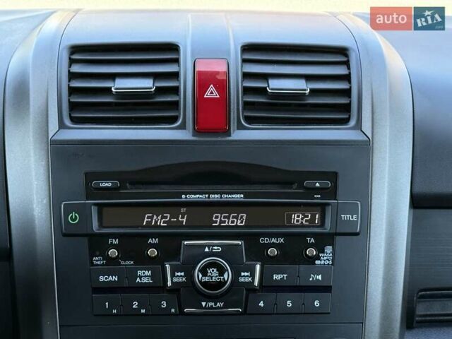 Черный Хонда СРВ, объемом двигателя 2 л и пробегом 225 тыс. км за 13400 $, фото 74 на Automoto.ua