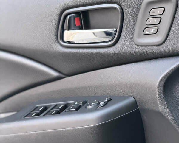 Чорний Хонда СРВ, об'ємом двигуна 2.2 л та пробігом 265 тис. км за 18850 $, фото 45 на Automoto.ua