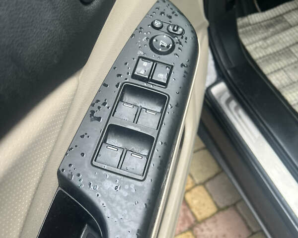 Черный Хонда СРВ, объемом двигателя 2.2 л и пробегом 225 тыс. км за 18000 $, фото 30 на Automoto.ua