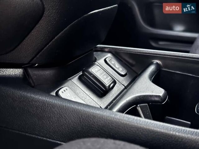 Черный Хонда СРВ, объемом двигателя 2.35 л и пробегом 219 тыс. км за 13560 $, фото 19 на Automoto.ua